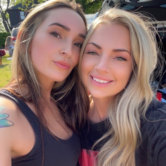 Meet your Posher, Katelyn - Picture 2 of 2